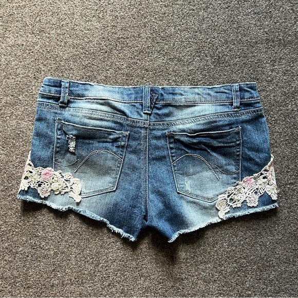 Y2K Vanilla Star Low Rise Micro Jean Denim Shorts Crochet Details Size 13 (34x2) - Picture 7 of 13